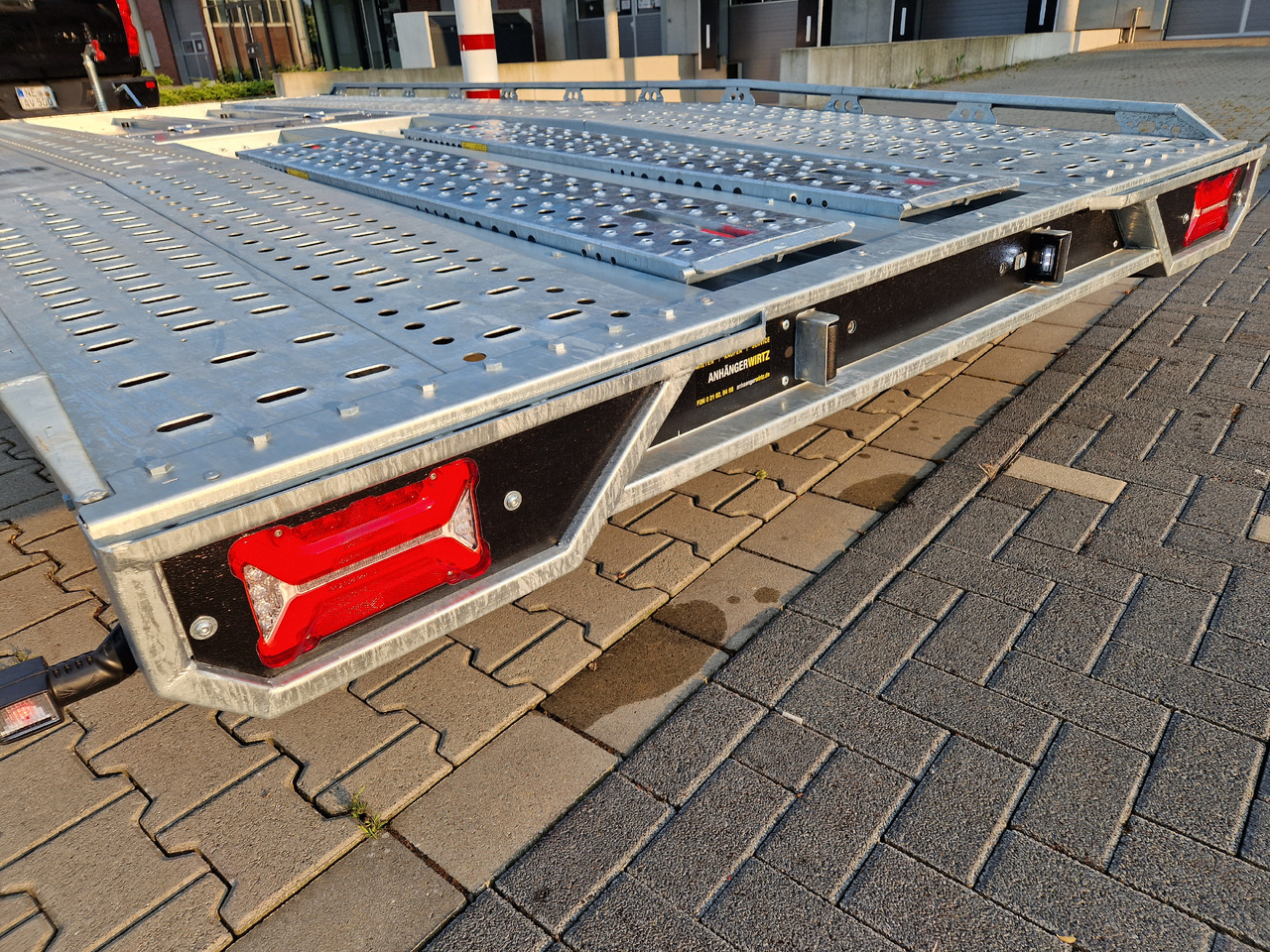 Přívěs na přepravu automobilů BJT T Transporter 231 500x224cm blackline Auffahrrampen 235cm Tridem 10" 3500kg: obrázek 7