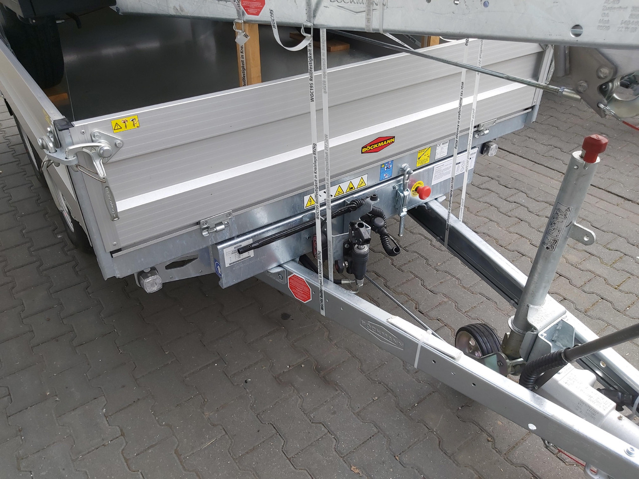 Böckmann Kipper DK AL 3218/35 Profi Elektro + NHP 3500kg Modell 2024 Januar Aktion - Sklápěcí přívěs: obrázek 3 Böckmann Kipper DK AL 3218/35 Profi Elektro + NHP 3500kg Modell 2024 Januar Aktion - Sklápěcí přívěs: obrázek 3