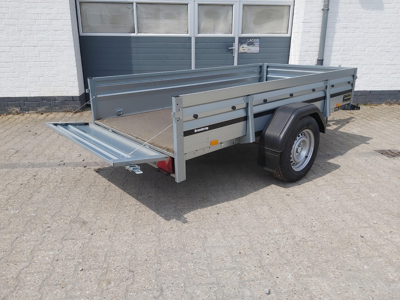 Brenderup 2260 SB 1300 258x128x40cm Stahl klappbare Vorderwand 1300kg Winter Aktion 311796 - Přívěsný vozík: obrázek 5 Brenderup 2260 SB 1300 258x128x40cm Stahl klappbare Vorderwand 1300kg Winter Aktion 311796 - Přívěsný vozík: obrázek 5
