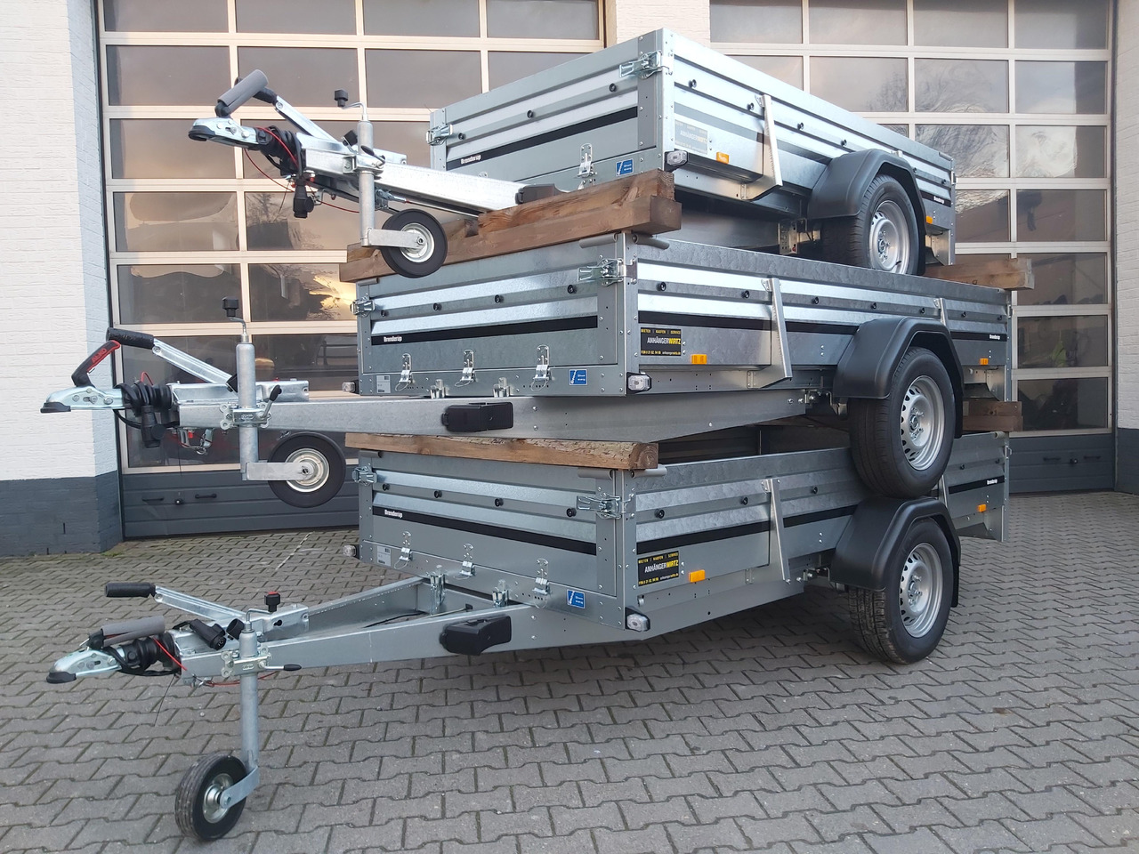 Brenderup 2300 WSB 301x153x40cm Stahl ankippbar Rampenklappe klappbare Vorderwand (M) 1300kg - Přepravník stavebních strojů: obrázek 5 Brenderup 2300 WSB 301x153x40cm Stahl ankippbar Rampenklappe klappbare Vorderwand (M) 1300kg - Přepravník stavebních strojů: obrázek 5