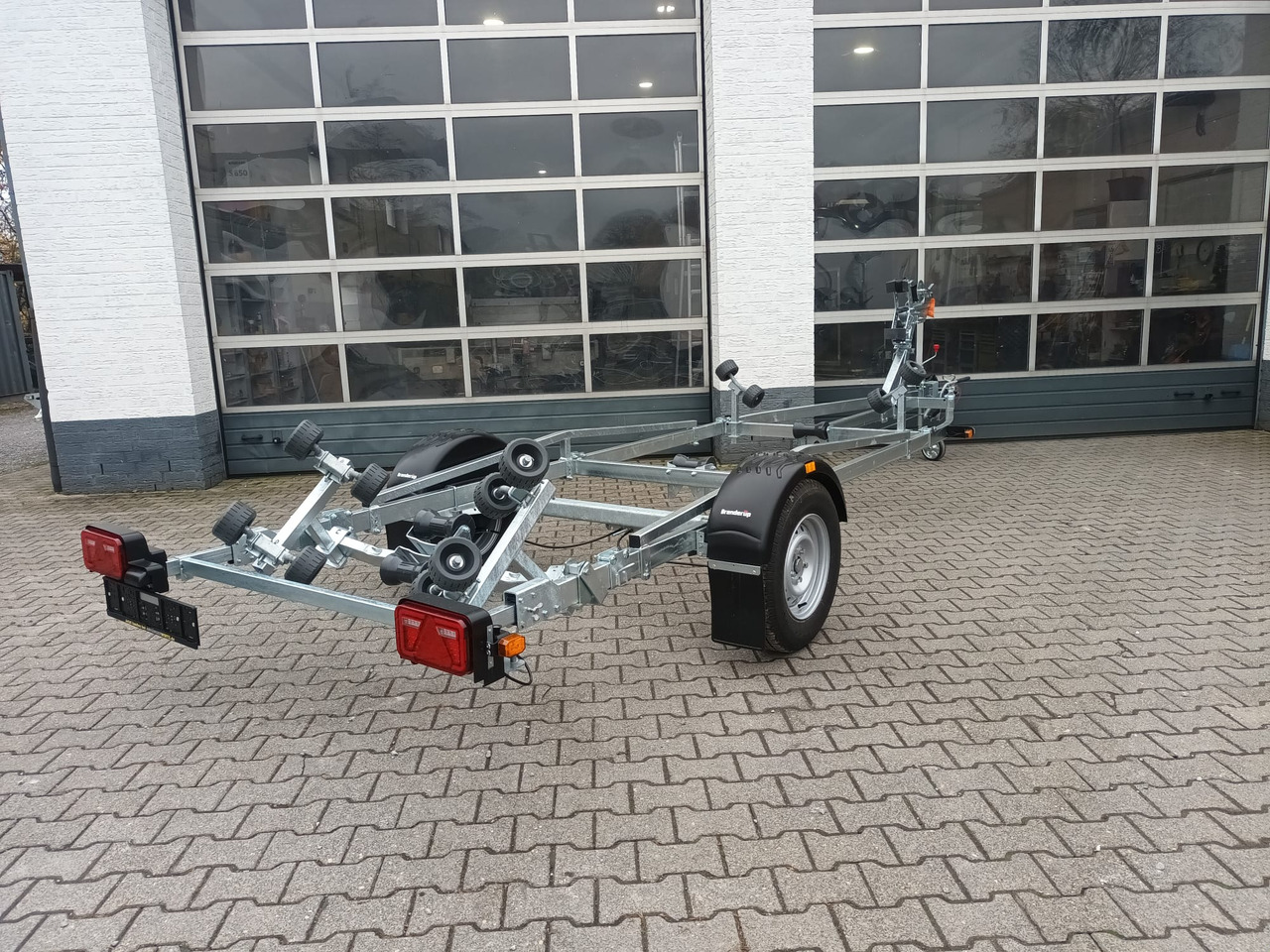 Brenderup Bootstrailer Premium 201500B SR X LED Superrollen 1500kg - Lodní přívěs: obrázek 2 Brenderup Bootstrailer Premium 201500B SR X LED Superrollen 1500kg - Lodní přívěs: obrázek 2