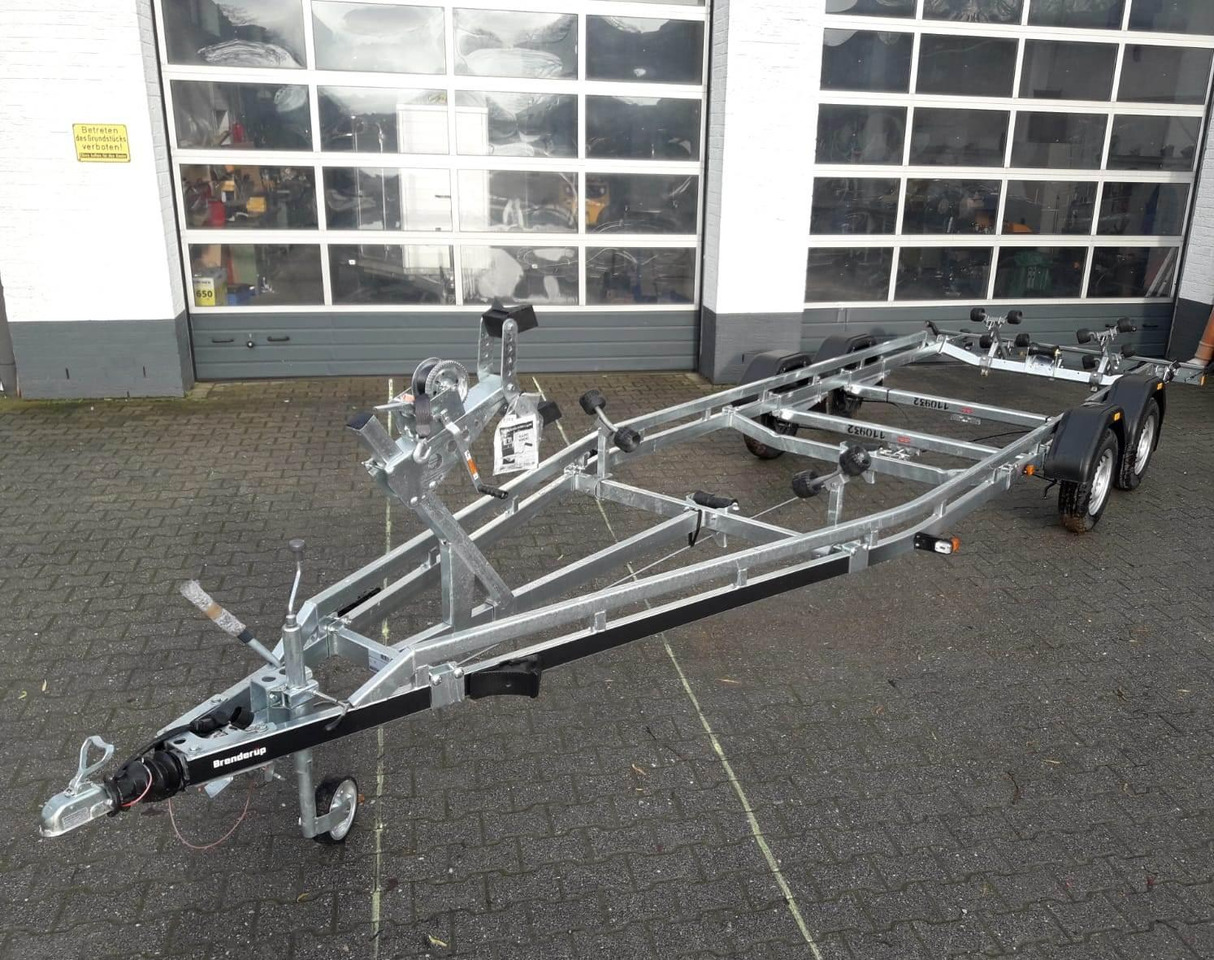 Brenderup Bootstrailer Premium 242000 TB SR 2000 Superrollen Winde Boote bis 650cm 2000kg 312268 - Lodní přívěs: obrázek 5 Brenderup Bootstrailer Premium 242000 TB SR 2000 Superrollen Winde Boote bis 650cm 2000kg 312268 - Lodní přívěs: obrázek 5