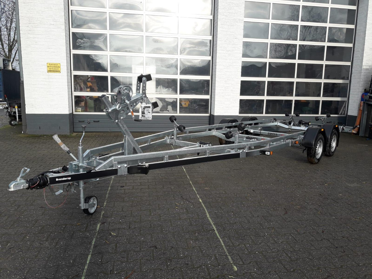 Brenderup Bootstrailer Premium 242000 TB SR 2000 Superrollen Winde Boote bis 650cm 2000kg 312268 - Lodní přívěs: obrázek 1 Brenderup Bootstrailer Premium 242000 TB SR 2000 Superrollen Winde Boote bis 650cm 2000kg 312268 - Lodní přívěs: obrázek 1