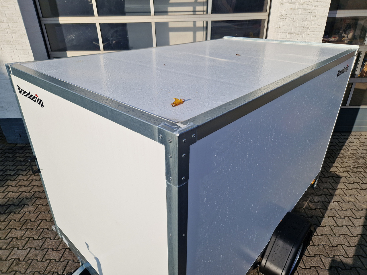 Brenderup Cargo Dynamic CD260 B R 260x153x150cm niedrig Heckrampe Wabenwände (S) 1300kg - Skříňový přívěs: obrázek 4 Brenderup Cargo Dynamic CD260 B R 260x153x150cm niedrig Heckrampe Wabenwände (S) 1300kg - Skříňový přívěs: obrázek 4