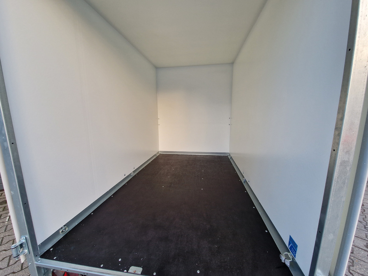 Brenderup Cargo Dynamic CD260 BD 260x150x185cm Hecktüren Wabenwände (S) 1300kg - Skříňový přívěs: obrázek 5 Brenderup Cargo Dynamic CD260 BD 260x150x185cm Hecktüren Wabenwände (S) 1300kg - Skříňový přívěs: obrázek 5