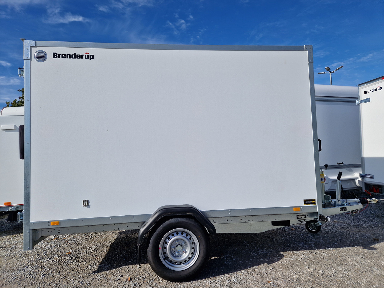 Brenderup Cargo Dynamic CD300 BD 300x155x185cm Hecktüren Wabenwände (M) 1300kg - Skříňový přívěs: obrázek 4 Brenderup Cargo Dynamic CD300 BD 300x155x185cm Hecktüren Wabenwände (M) 1300kg - Skříňový přívěs: obrázek 4