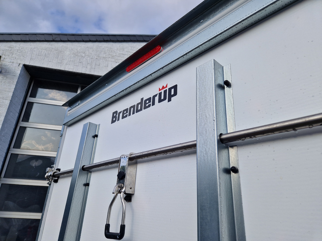 Přepravník motocyklů Brenderup Cargo Dynamic CD350 TB R ST 350x155x185cm Heckrampe Seitentür Wabenwände (L) 2500kg: obrázek 8