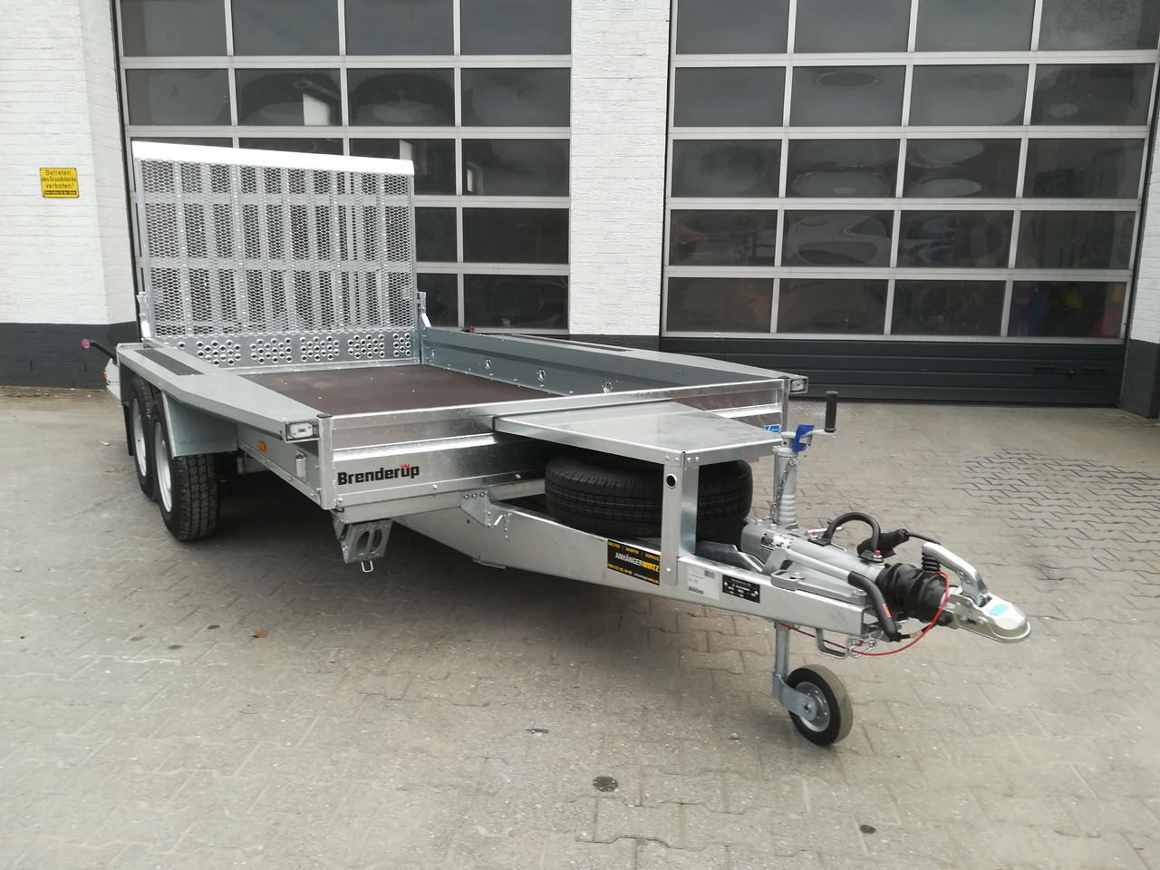 Brenderup MT 3651 MT3600 STB 3500 365x180x27cm Auffahrklappe Löffelablage (L) 3500kg Modell 2025 - Přepravník stavebních strojů: obrázek 5 Brenderup MT 3651 MT3600 STB 3500 365x180x27cm Auffahrklappe Löffelablage (L) 3500kg Modell 2025 - Přepravník stavebních strojů: obrázek 5