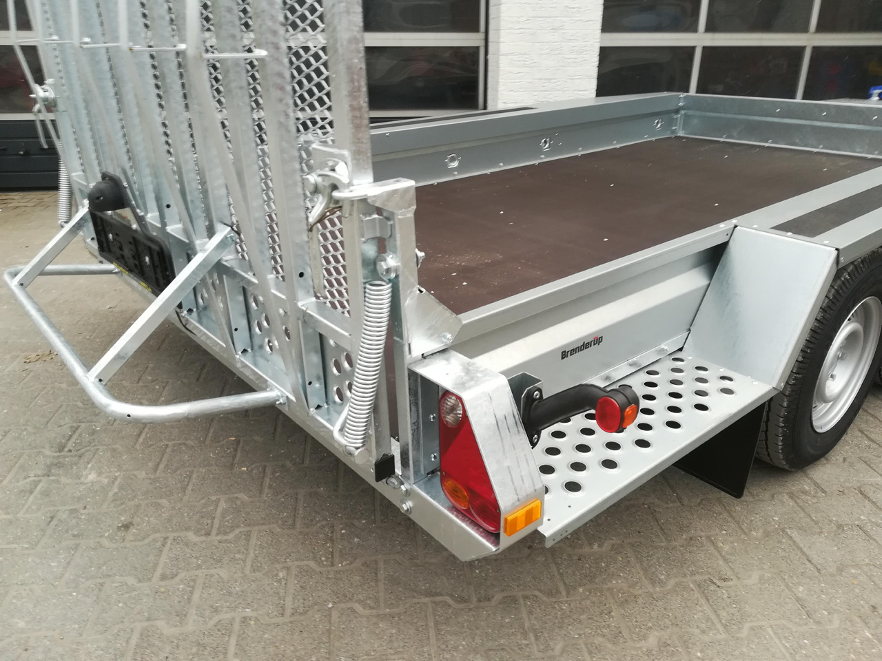 Brenderup MT 3651 MT3600 STB 3500 365x180x27cm Auffahrklappe Löffelablage (L) 3500kg Modell 2025 - Přepravník stavebních strojů: obrázek 3 Brenderup MT 3651 MT3600 STB 3500 365x180x27cm Auffahrklappe Löffelablage (L) 3500kg Modell 2025 - Přepravník stavebních strojů: obrázek 3