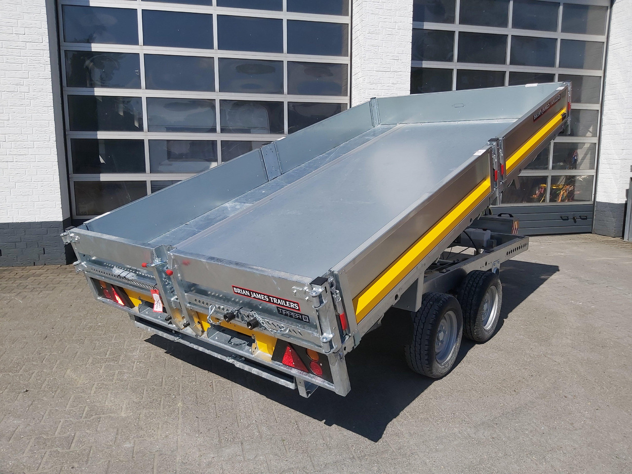 Brian James Trailer CarGO Tipper 2 elektrisch 360x195x30cm Hecktüren Tandem 12" 3500kg os - Sklápěcí přívěs: obrázek 4 Brian James Trailer CarGO Tipper 2 elektrisch 360x195x30cm Hecktüren Tandem 12" 3500kg os - Sklápěcí přívěs: obrázek 4