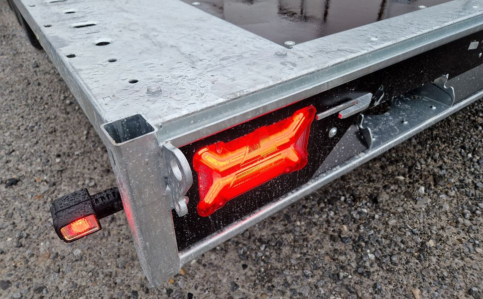 Brian James Trailer Connect 310x188cm black plattform Tandem 10" Alufelgen 3000kg - Přívěs plato/ Valník: obrázek 1 Brian James Trailer Connect 310x188cm black plattform Tandem 10" Alufelgen 3000kg - Přívěs plato/ Valník: obrázek 1