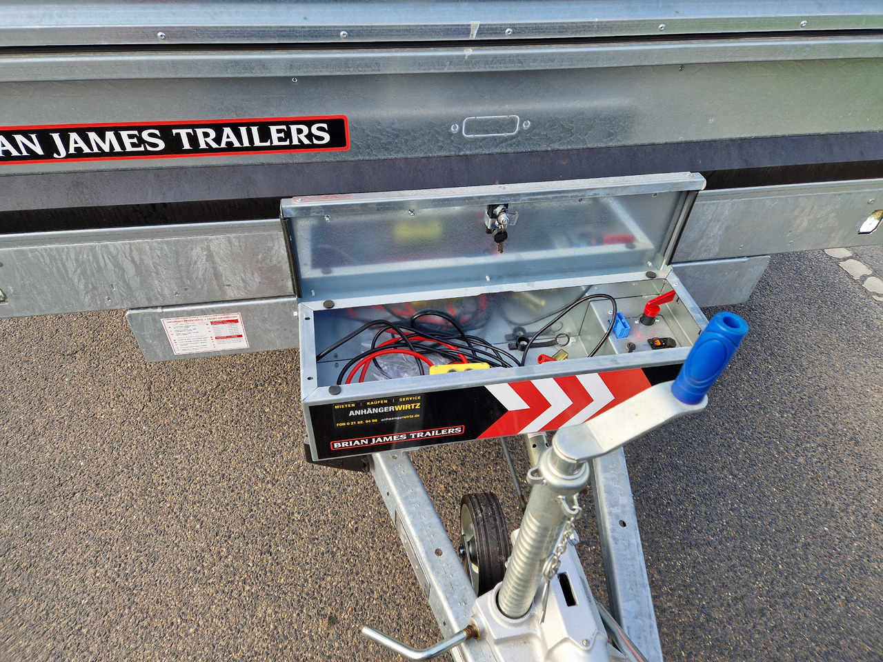 Brian James Trailer Tipper 400x200x100cm Aufsatz elektro blackline LED Tridem 3500kg Modell 24 - Sklápěcí přívěs: obrázek 5 Brian James Trailer Tipper 400x200x100cm Aufsatz elektro blackline LED Tridem 3500kg Modell 24 - Sklápěcí přívěs: obrázek 5