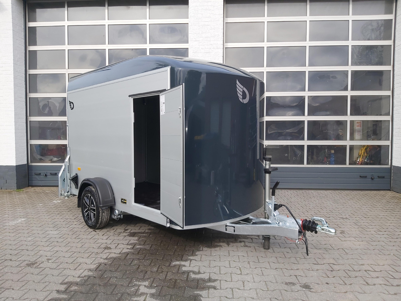 Cargo Roadster 300 300x150x184cm Alu Poly darkgrey Seitentür Alufelgen darkline 100km/H 1300kg - Skříňový přívěs: obrázek 2 Cargo Roadster 300 300x150x184cm Alu Poly darkgrey Seitentür Alufelgen darkline 100km/H 1300kg - Skříňový přívěs: obrázek 2