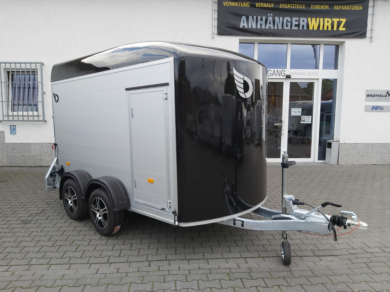 Cargo Roadster 500 312x167x199cm Alu Poly black Seitentür Alufelgen dark Pullman 100 km/H 2000kg - Skříňový přívěs: obrázek 1 Cargo Roadster 500 312x167x199cm Alu Poly black Seitentür Alufelgen dark Pullman 100 km/H 2000kg - Skříňový přívěs: obrázek 1