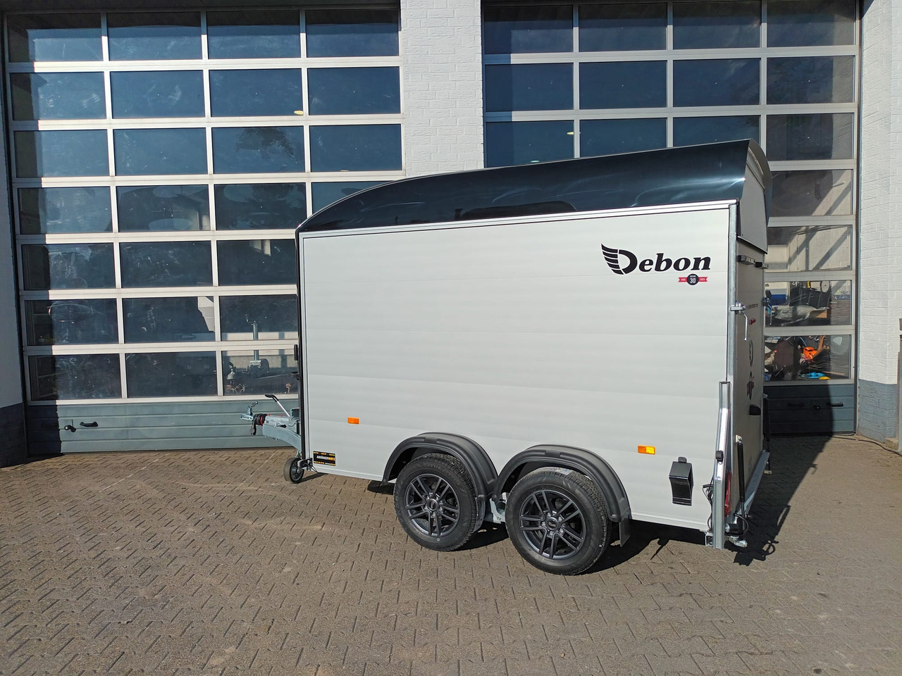 Cargo Roadster 500 312x167x199cm Alu Poly blackbeauty Alufelgen Seitentür Pullman 2000kg 100km/H - Skříňový přívěs: obrázek 5 Cargo Roadster 500 312x167x199cm Alu Poly blackbeauty Alufelgen Seitentür Pullman 2000kg 100km/H - Skříňový přívěs: obrázek 5