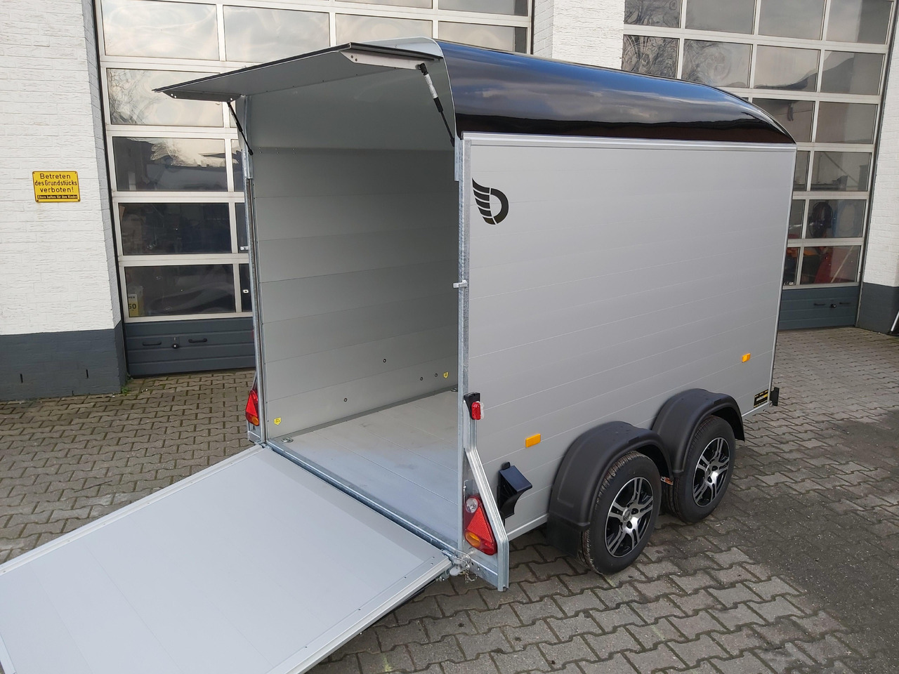 Cargo Roadster 500 312x167x199cm Alu Poly blackline Leichmetallräder Pullman 100km/H 2000kg - Skříňový přívěs: obrázek 4 Cargo Roadster 500 312x167x199cm Alu Poly blackline Leichmetallräder Pullman 100km/H 2000kg - Skříňový přívěs: obrázek 4