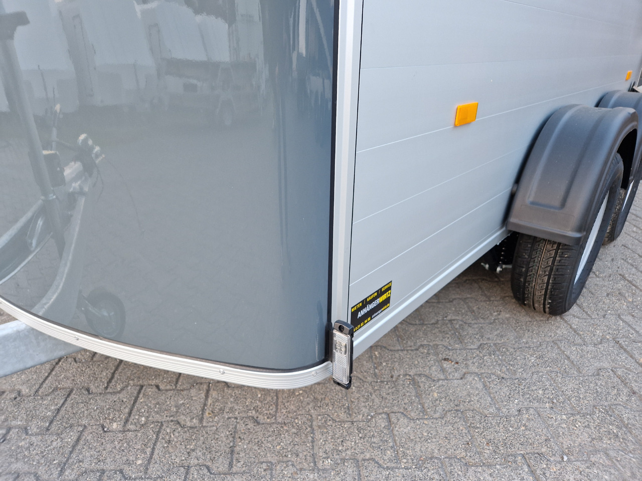 Cargo Roadster 500 312x167x199cm Alu Poly irongrey Pullman 100kmH 2000kg - Skříňový přívěs: obrázek 3 Cargo Roadster 500 312x167x199cm Alu Poly irongrey Pullman 100kmH 2000kg - Skříňový přívěs: obrázek 3