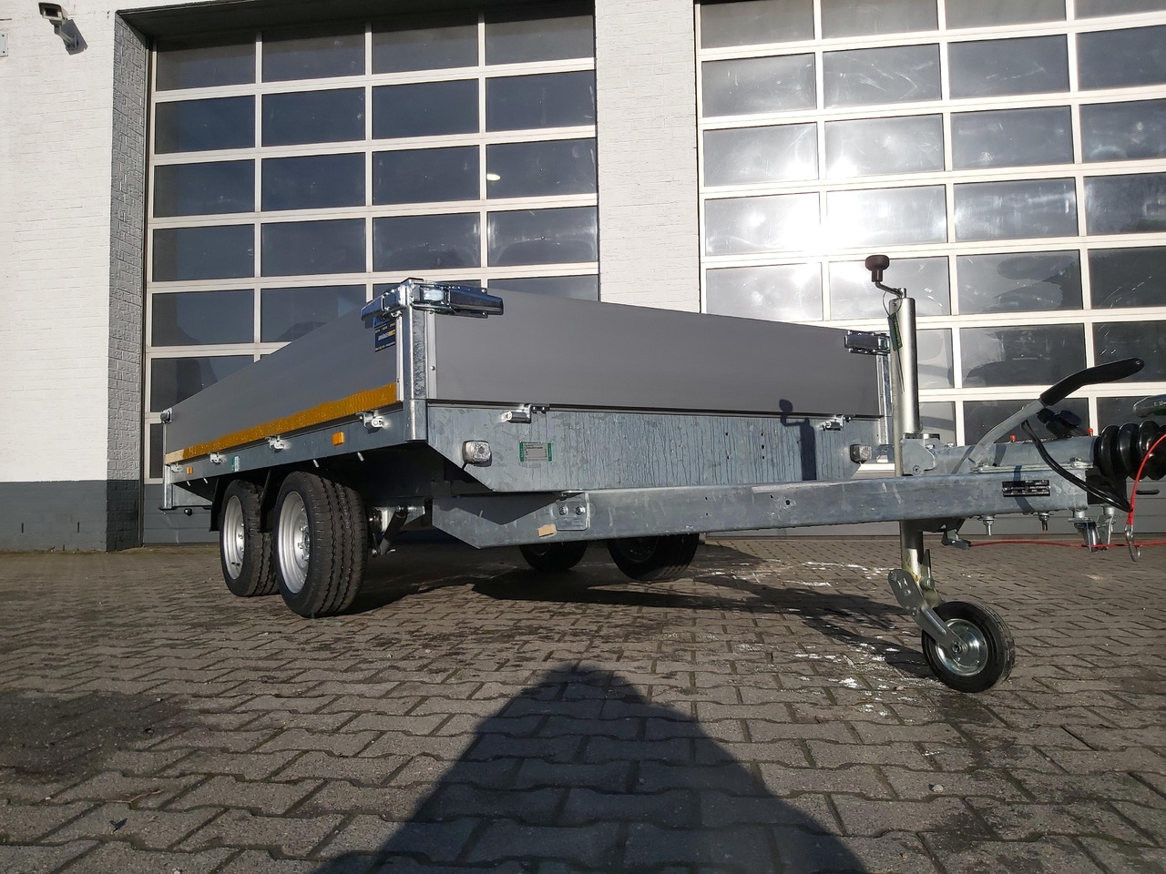 Přívěs plato/ Valník Hochlader 330x180x30cm Lfh: 63cm 13" niedrig Fahrwerk (L) 2700kg: obrázek 6
