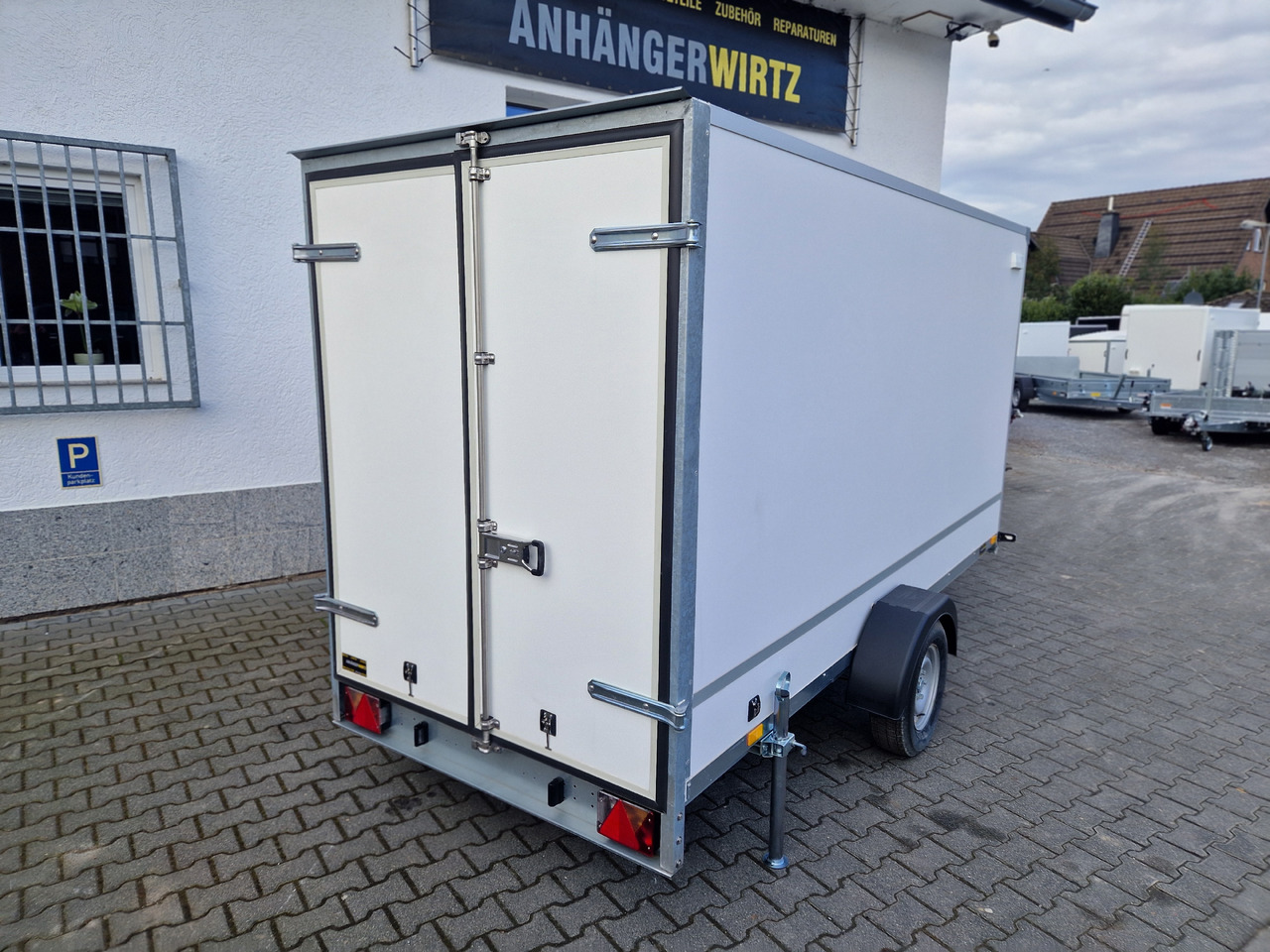Skříňový přívěs Kargo F1336HD 358x146x180cm Zurrsystem (L) 1300kg 100km/H Modell 2025: obrázek 14