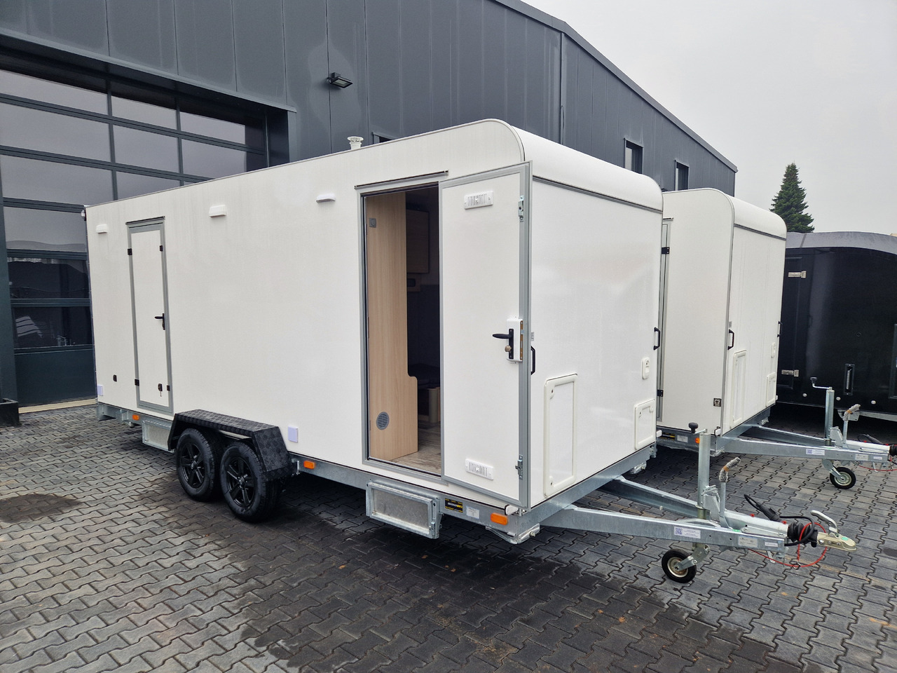 Koffer Sport Camp TFS 550.01 550x200x210cm Laderaum ST & Wohnabteil 2700kg - Karavan: obrázek 3 Koffer Sport Camp TFS 550.01 550x200x210cm Laderaum ST & Wohnabteil 2700kg - Karavan: obrázek 3