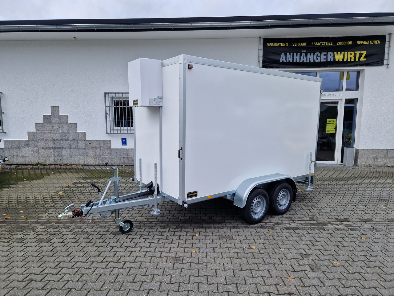 Kühlanhänger AZKF C 2735/155 343x154x200cm CiBIN 230V +Standkühlung (L) 2700kg Abverkauf - Chladírenský přívěs: obrázek 1 Kühlanhänger AZKF C 2735/155 343x154x200cm CiBIN 230V +Standkühlung (L) 2700kg Abverkauf - Chladírenský přívěs: obrázek 1