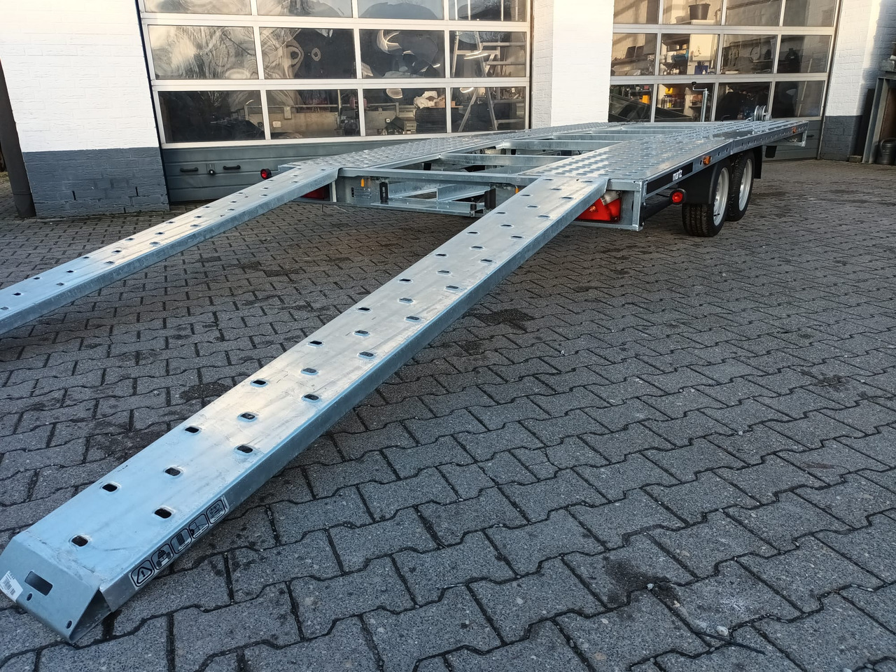 Martz GT UNIDECK PLUS 450/2 S 2,7T Lohr Stahl Fahrschienen Winde 13" 2700kg - Přívěs na přepravu automobilů: obrázek 1 Martz GT UNIDECK PLUS 450/2 S 2,7T Lohr Stahl Fahrschienen Winde 13" 2700kg - Přívěs na přepravu automobilů: obrázek 1