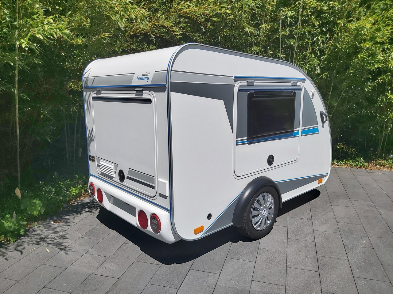 Mini Camper Mini Tommy TMC25 Basic V1 252x140x121cm Küche 100km/H 750kg ohne Bremse Winter Aktion - Karavan: obrázek 3 Mini Camper Mini Tommy TMC25 Basic V1 252x140x121cm Küche 100km/H 750kg ohne Bremse Winter Aktion - Karavan: obrázek 3