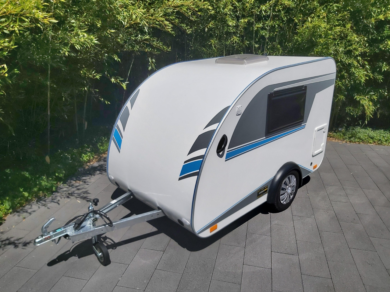 Mini Camper Mini Tommy TMC25 Basic V1 252x140x121cm Küche 100km/H 750kg ohne Bremse Winter Aktion - Karavan: obrázek 4 Mini Camper Mini Tommy TMC25 Basic V1 252x140x121cm Küche 100km/H 750kg ohne Bremse Winter Aktion - Karavan: obrázek 4