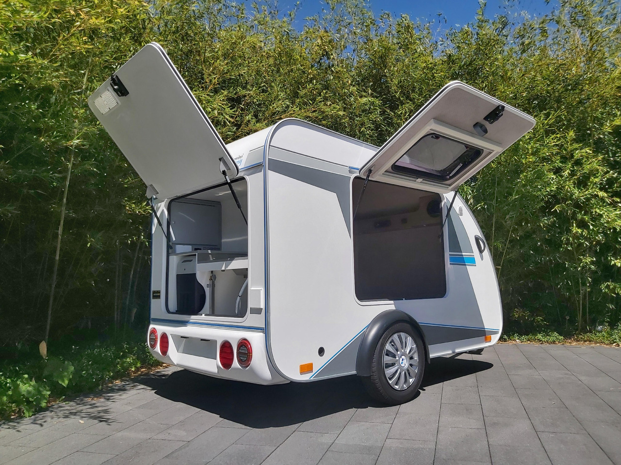 Mini Camper Mini Tommy TMC25 Basic V1 252x140x121cm Küche 100km/H 750kg ohne Bremse Winter Aktion - Karavan: obrázek 1 Mini Camper Mini Tommy TMC25 Basic V1 252x140x121cm Küche 100km/H 750kg ohne Bremse Winter Aktion - Karavan: obrázek 1