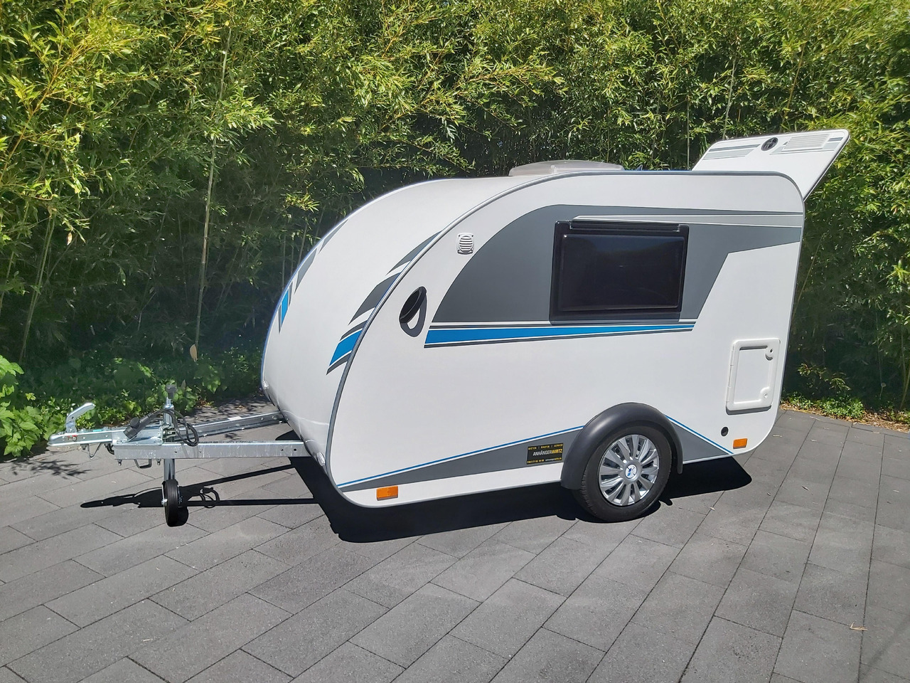 Mini Camper Mini Tommy TMC25 Basic V1 252x140x121cm Küche 100km/H 750kg ohne Bremse Winter Aktion - Karavan: obrázek 2 Mini Camper Mini Tommy TMC25 Basic V1 252x140x121cm Küche 100km/H 750kg ohne Bremse Winter Aktion - Karavan: obrázek 2