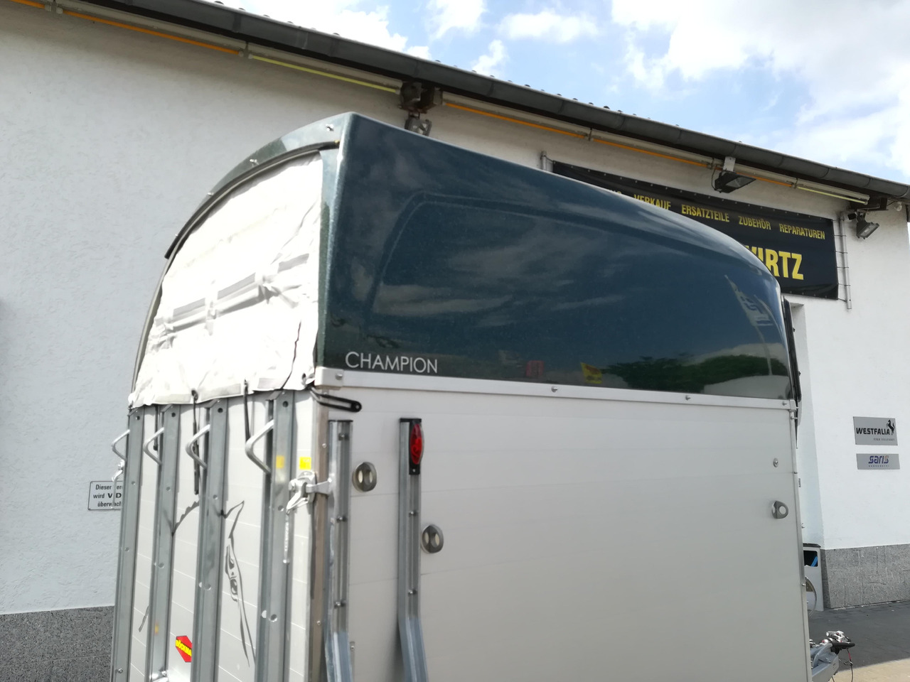Přepravník na koně Pferdeanhänger Böckmann Champion R Sattelkammer greenline 2400kg CFF+ 100 km/H order Aktion 2025: obrázek 8