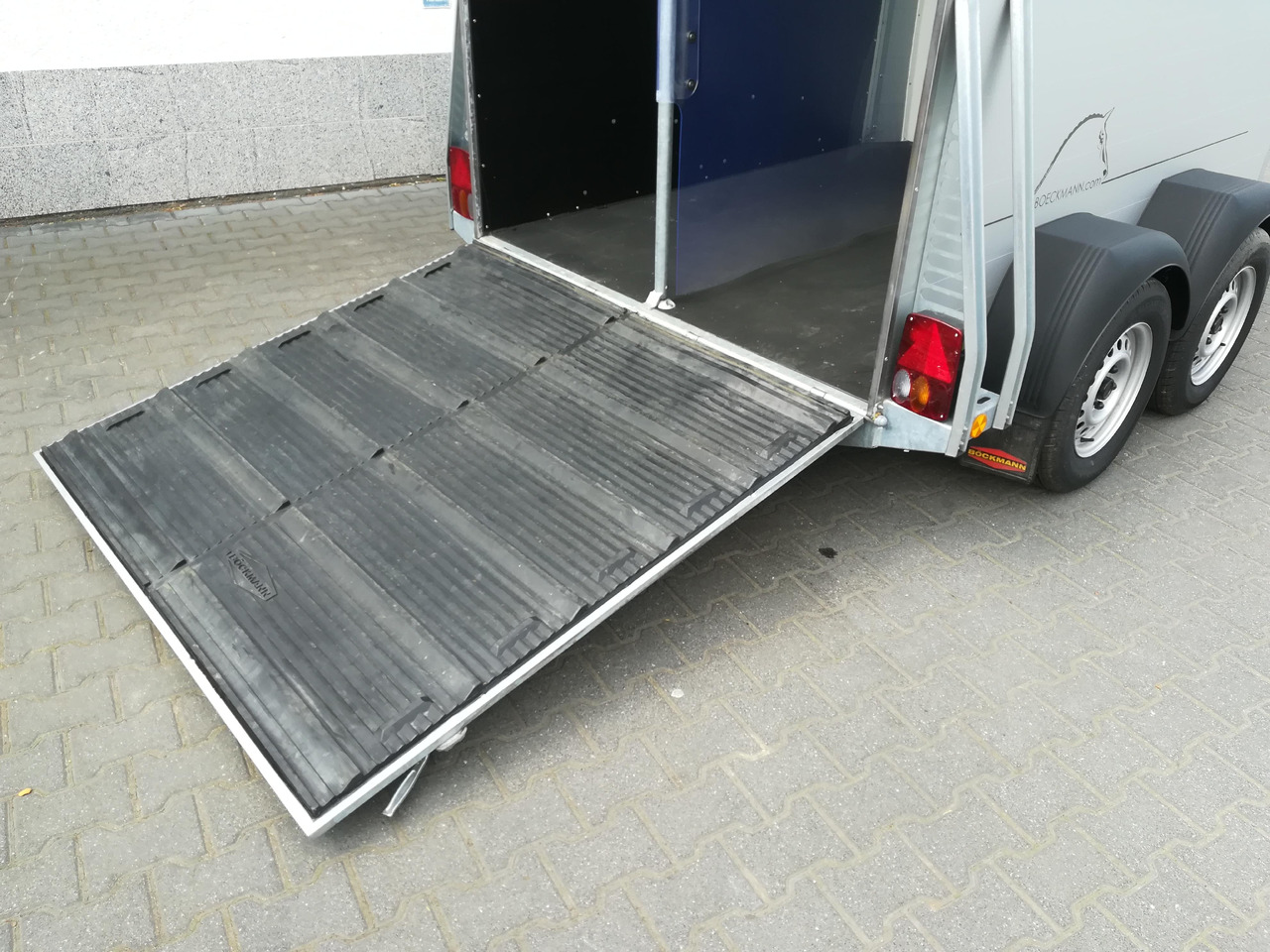 Přepravník na koně Pferdeanhänger Böckmann Champion R Sattelkammer greenline 2400kg CFF+ 100 km/H order Aktion 2025: obrázek 7