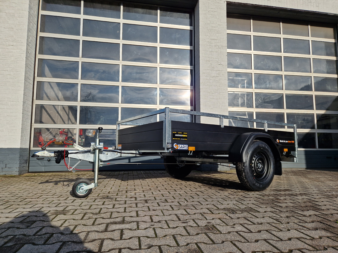 Přívěsný vozík Saris Anhänger DV135 McAlu Pro MP 255x133x43cm blackline (S) 1350kg black deal Aktion: obrázek 6 Přívěsný vozík Saris Anhänger DV135 McAlu Pro MP 255x133x43cm blackline (S) 1350kg black deal Aktion: obrázek 6