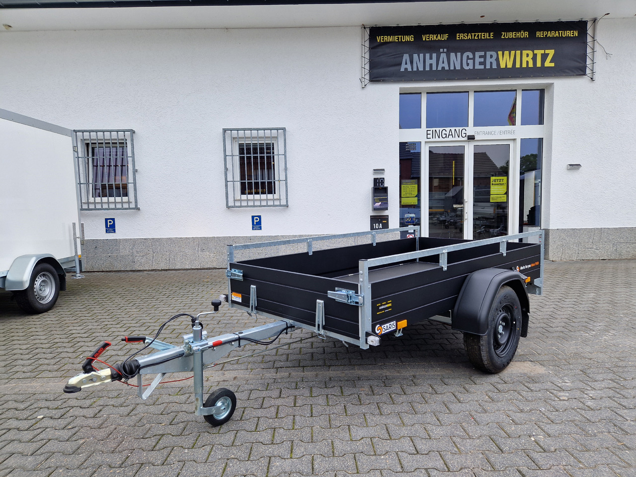 Saris Anhänger DV135 McAlu Pro MP 255x133x44cm black klappbare Vorderwand 1350kg - Přívěsný vozík: obrázek 2 Saris Anhänger DV135 McAlu Pro MP 255x133x44cm black klappbare Vorderwand 1350kg - Přívěsný vozík: obrázek 2