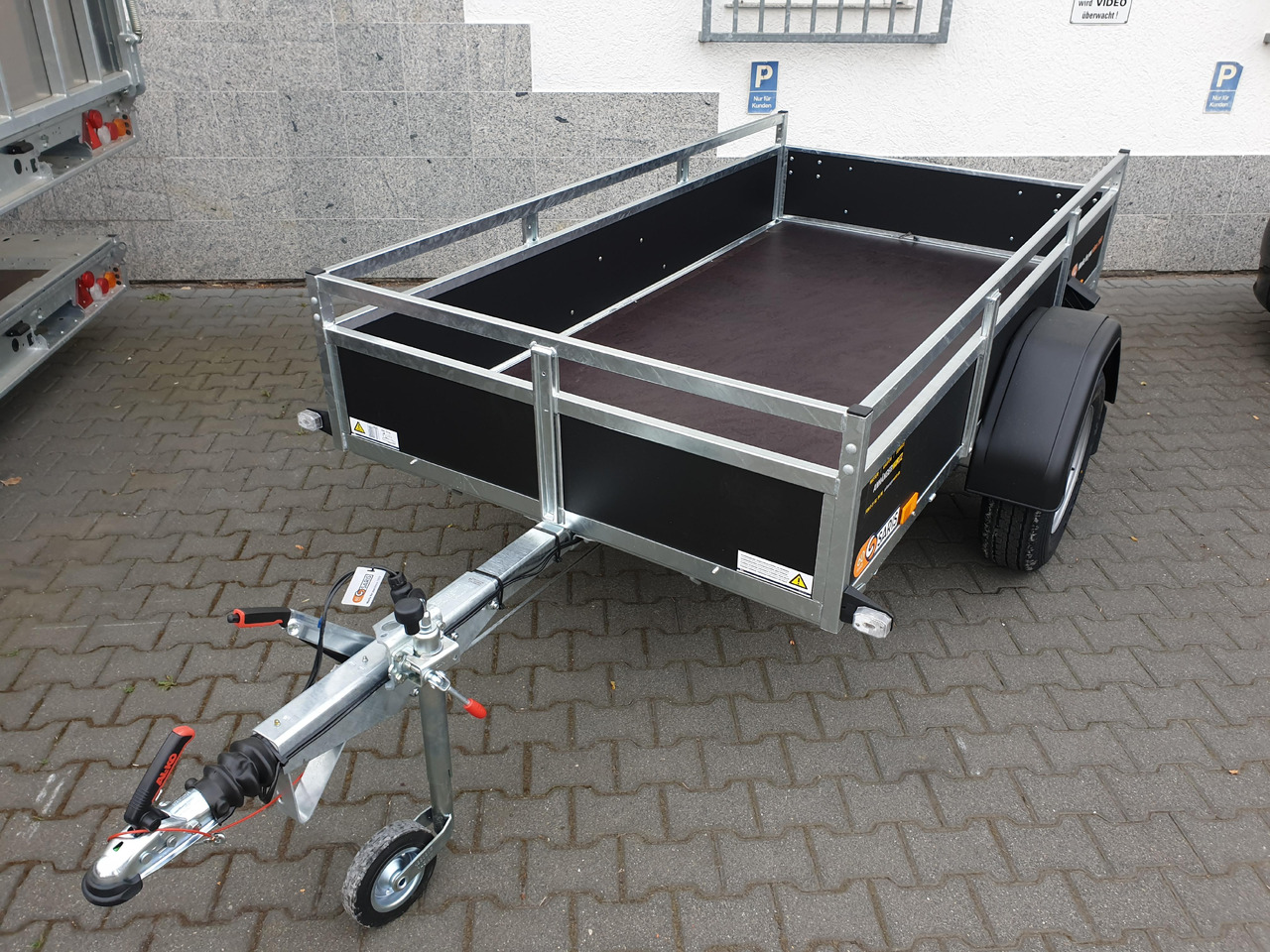 Saris BMG 135 Classic Wood 255x133x45cm (S) 1350kg Abverkauf Aktion - Přívěsný vozík: obrázek 2 Saris BMG 135 Classic Wood 255x133x45cm (S) 1350kg Abverkauf Aktion - Přívěsný vozík: obrázek 2