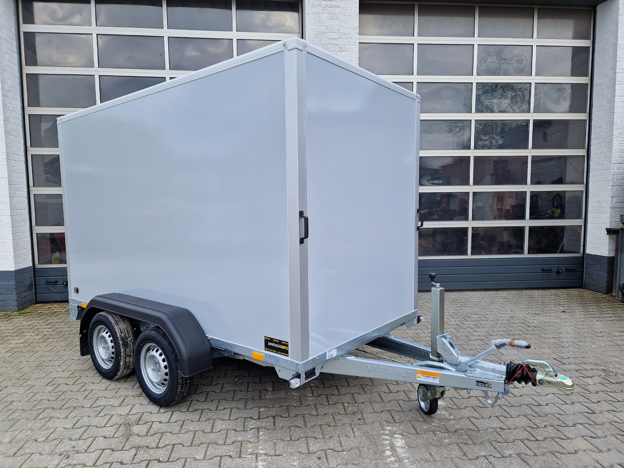 Skříňový přívěs Saris Koffer GO 306 154 180 2000 2 306x154x180cm GFK grau (M) 2000kg Modell 2023: obrázek 9