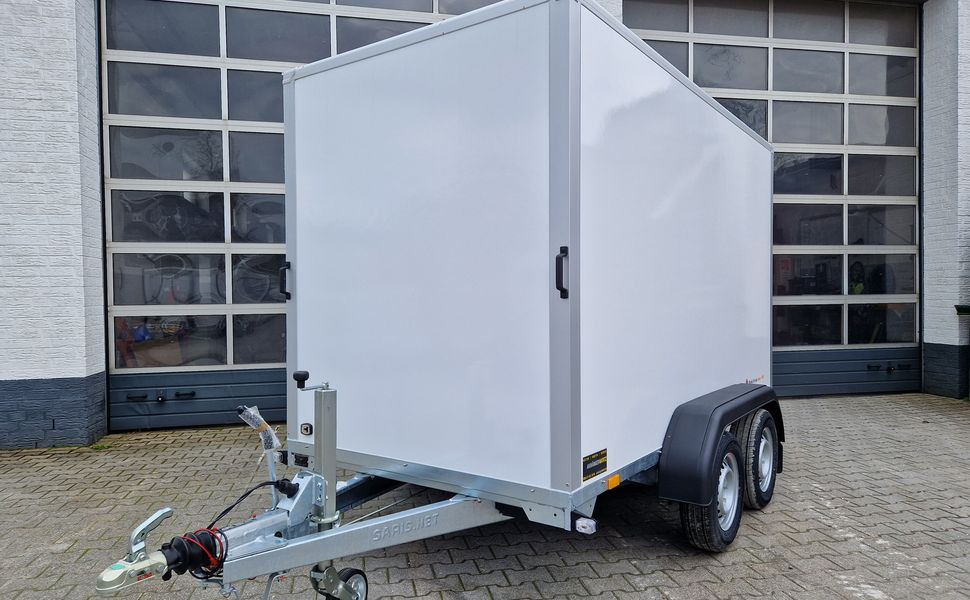 Saris Koffer GO 306 154 180 2000 2 306x154x180cm GFK weiss (M) 2000kg - Skříňový přívěs: obrázek 1 Saris Koffer GO 306 154 180 2000 2 306x154x180cm GFK weiss (M) 2000kg - Skříňový přívěs: obrázek 1