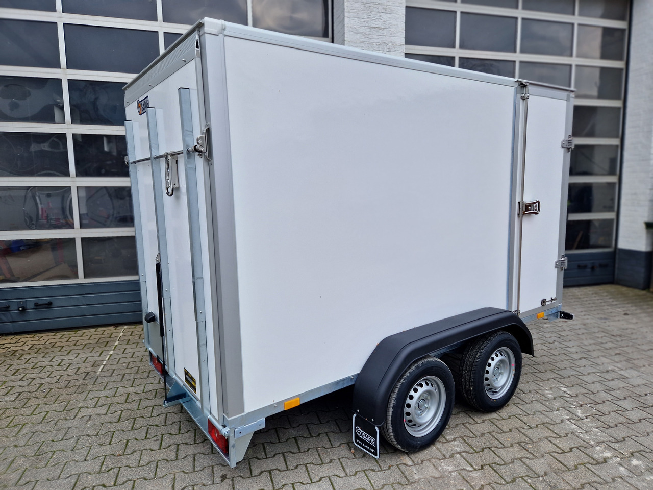 Skříňový přívěs Saris Koffer GO 306 154 180 2000 2 306x154x180cm GFK weiss Seitentür Auffahrklappe (M) 2000kg 2023: obrázek 12