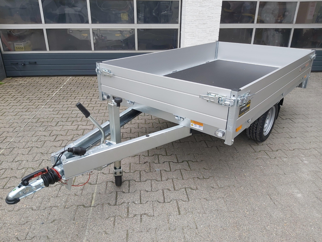 Saris PL 256 150 1500 1 256x150x30cm 13" 1500kg Modell 2024 - Přívěsný vozík: obrázek 1 Saris PL 256 150 1500 1 256x150x30cm 13" 1500kg Modell 2024 - Přívěsný vozík: obrázek 1