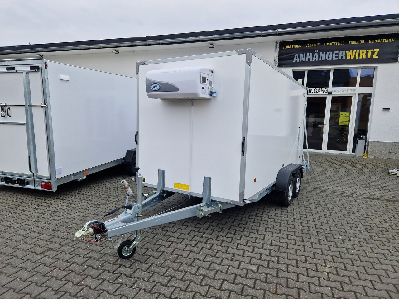 Tiefkühlanhänger 2719 F4 408x175x190cm GOVI Arktik 2000P Aluboden 2700kg - Chladírenský přívěs: obrázek 2 Tiefkühlanhänger 2719 F4 408x175x190cm GOVI Arktik 2000P Aluboden 2700kg - Chladírenský přívěs: obrázek 2