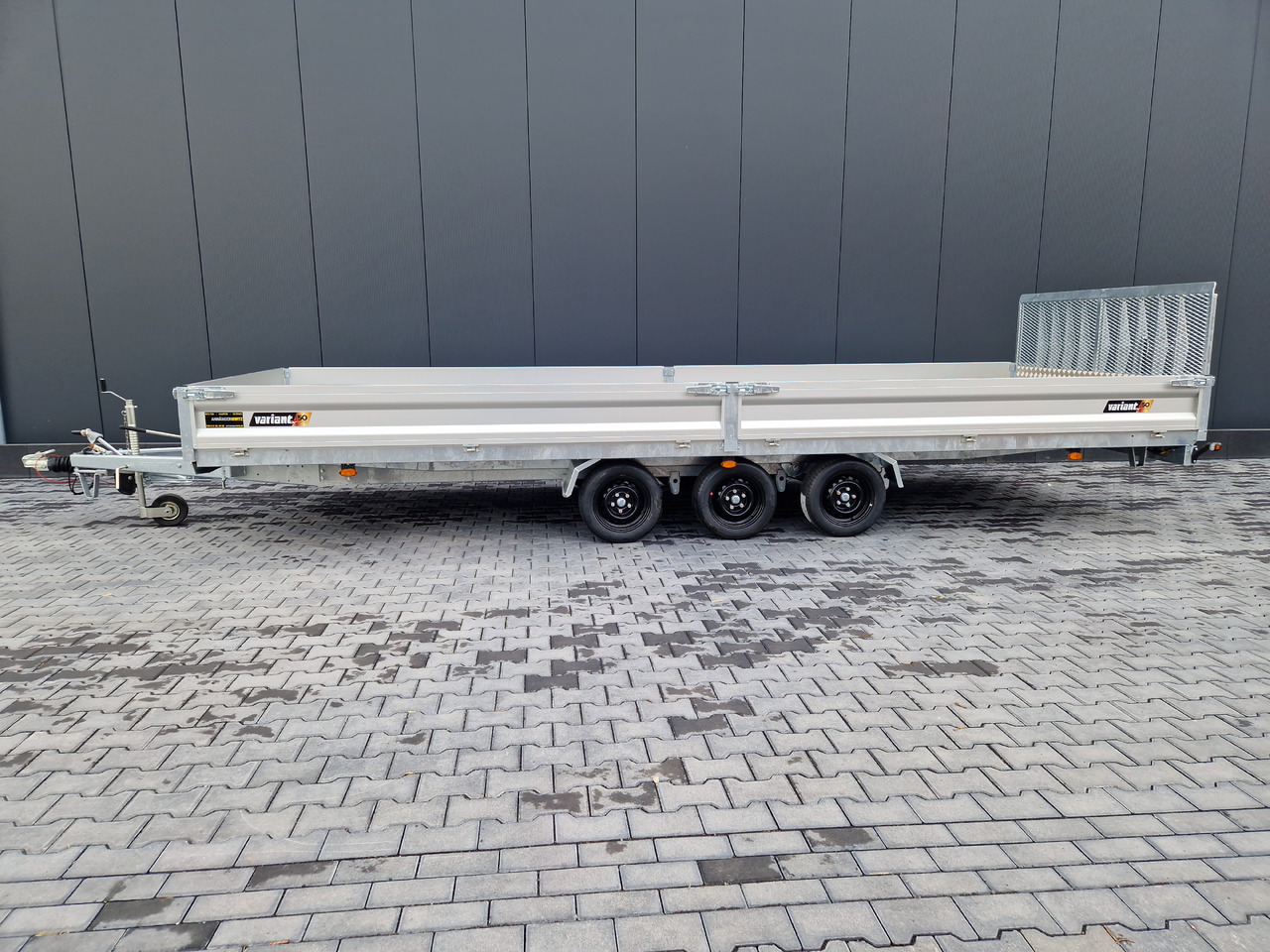 Variant Maschinentransporter 3563 UX Maxi Load 620x210x30cm LED Tridem Parabel black 3500kg - Přepravník stavebních strojů: obrázek 2 Variant Maschinentransporter 3563 UX Maxi Load 620x210x30cm LED Tridem Parabel black 3500kg - Přepravník stavebních strojů: obrázek 2
