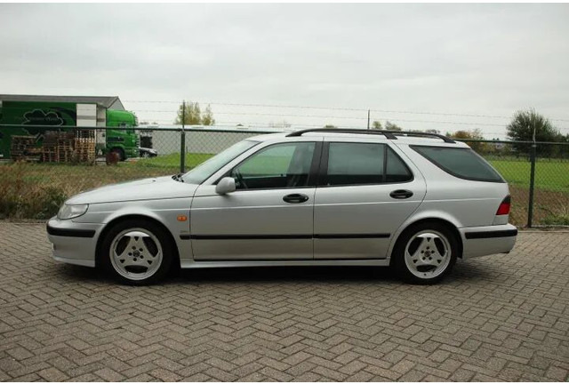 Saab 9-5 Estate 2.3 TURBO S Aero - Osobní auto: obrázek 2 Saab 9-5 Estate 2.3 TURBO S Aero - Osobní auto: obrázek 2