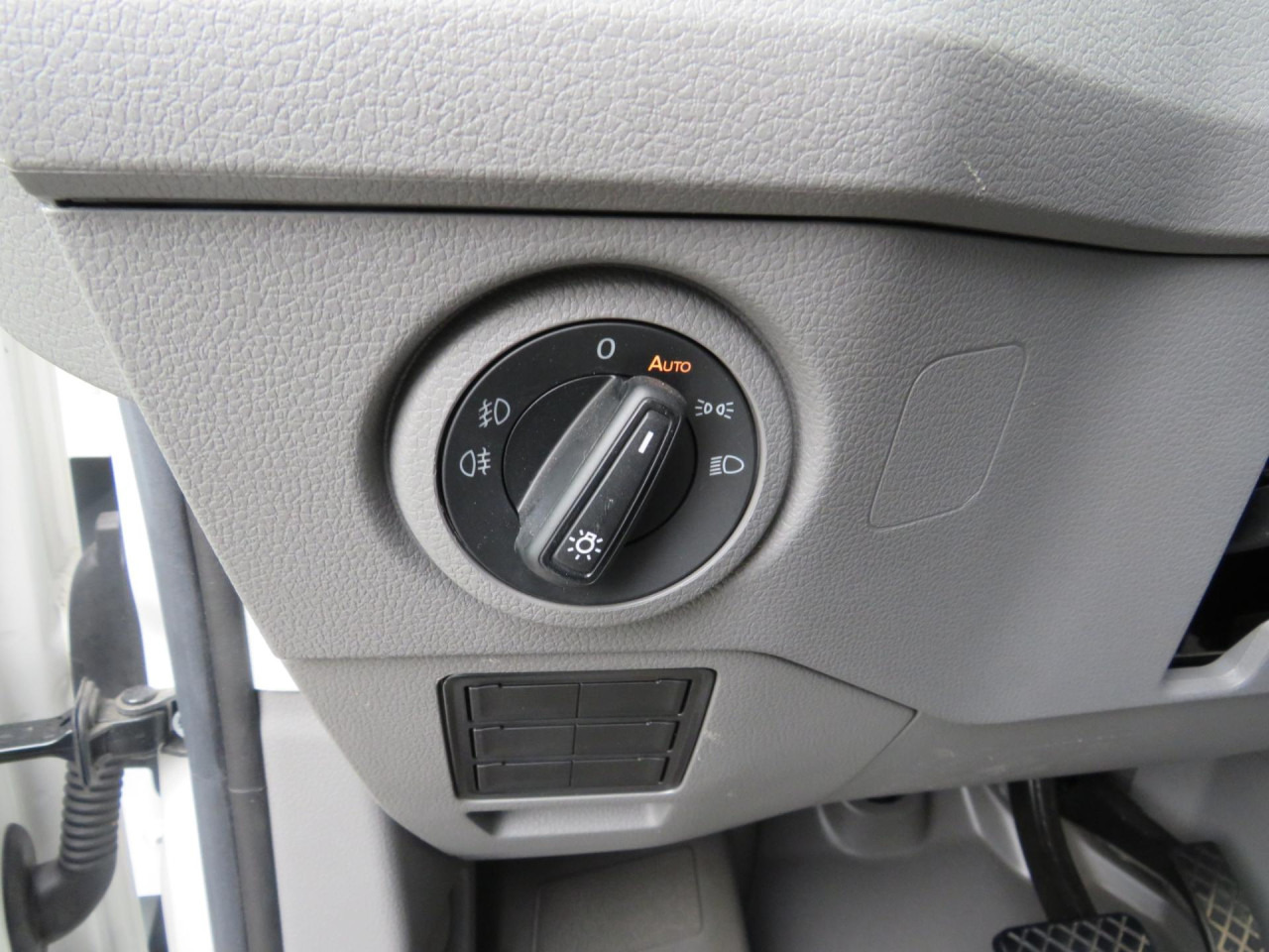 VOLKSWAGEN Crafter 35 L3H3 Kasten 4MOTION Navi ZV - Furgon: obrázek 5 VOLKSWAGEN Crafter 35 L3H3 Kasten 4MOTION Navi ZV - Furgon: obrázek 5