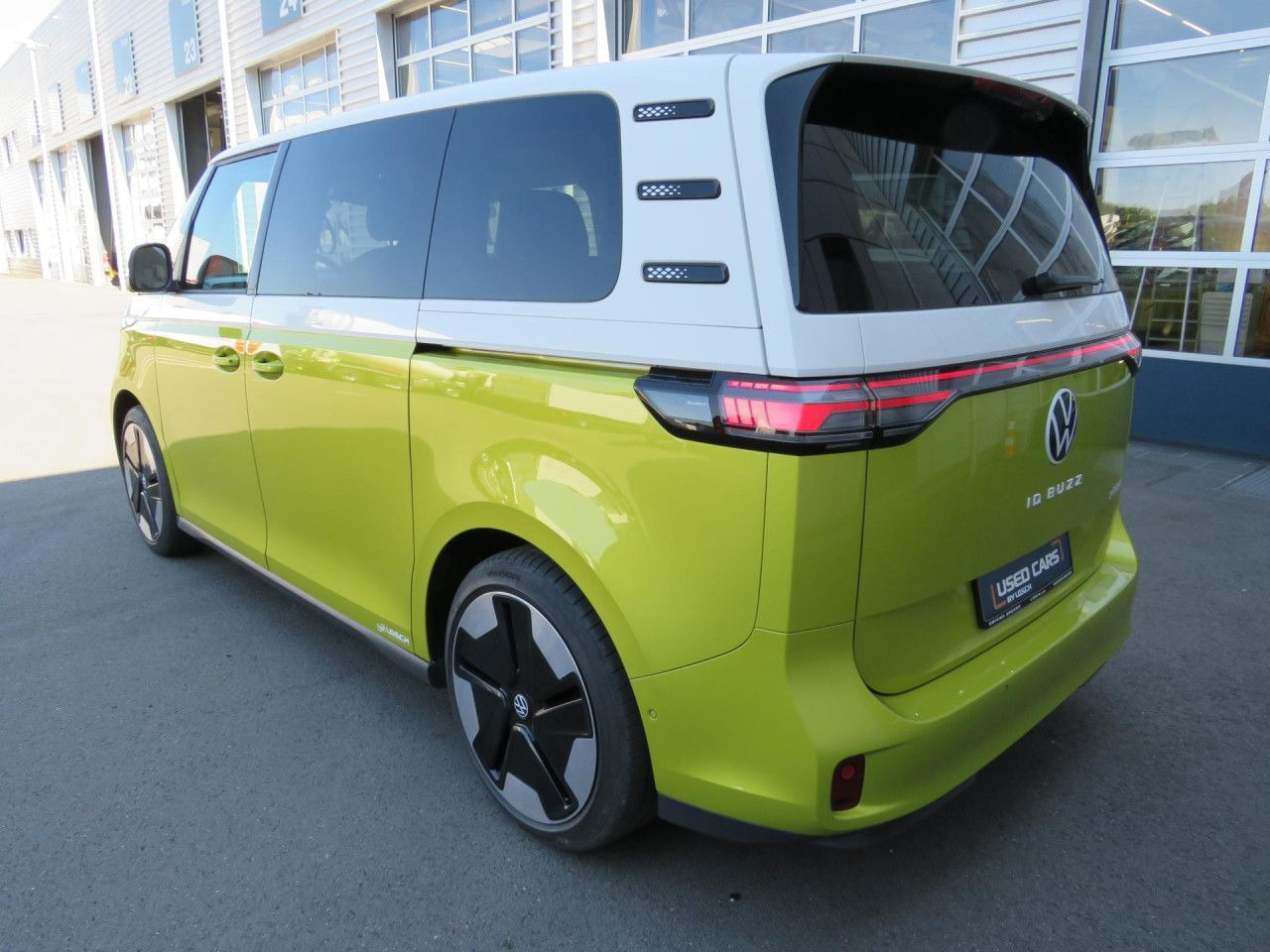 Volkswagen ID.Buzz Pro Design 150 kW Volkswagen ID.Buzz Pro Design 150 kW Klima AHK Navi ZV - Minibus, Elektrický autobus: obrázek 4 Volkswagen ID.Buzz Pro Design 150 kW Volkswagen ID.Buzz Pro Design 150 kW Klima AHK Navi ZV - Minibus, Elektrický autobus: obrázek 4