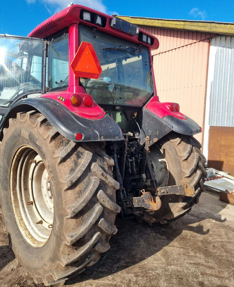 Valtra T190 - Traktor: obrázek 5 Valtra T190 - Traktor: obrázek 5