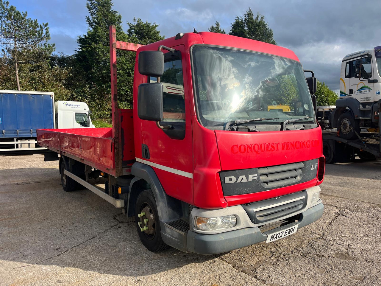DAF LF 45 160 - Nákladní automobil valníkový/ Plošinový: obrázek 1 DAF LF 45 160 - Nákladní automobil valníkový/ Plošinový: obrázek 1
