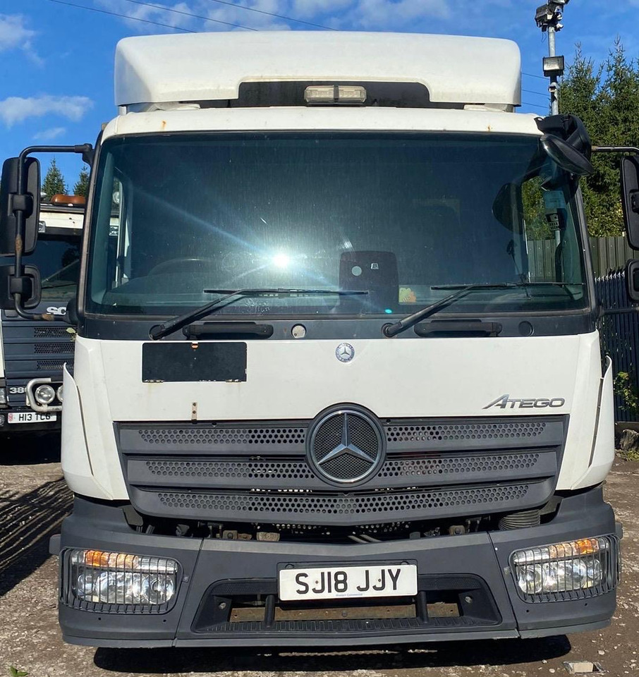 Mercedes Atego 816 - Skříňový nákladní auto: obrázek 2 Mercedes Atego 816 - Skříňový nákladní auto: obrázek 2