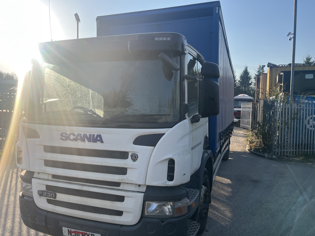 Scania P230 4x2 Curtain side - Plachtový nákladní auto: obrázek 2 Scania P230 4x2 Curtain side - Plachtový nákladní auto: obrázek 2