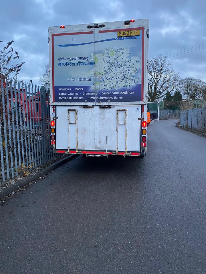 Scania P230 4x2 - Dodávka skřín: obrázek 4 Scania P230 4x2 - Dodávka skřín: obrázek 4