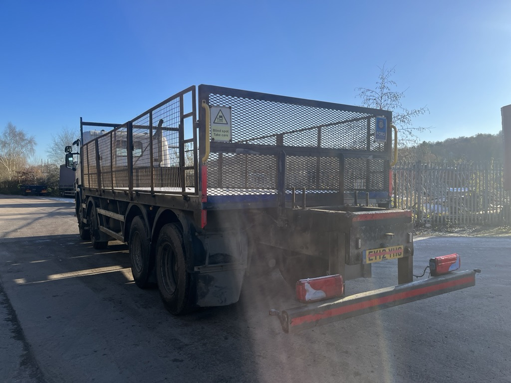 Nákladní automobil valníkový/ Plošinový Scania P400 8x4 Rigid: obrázek 6